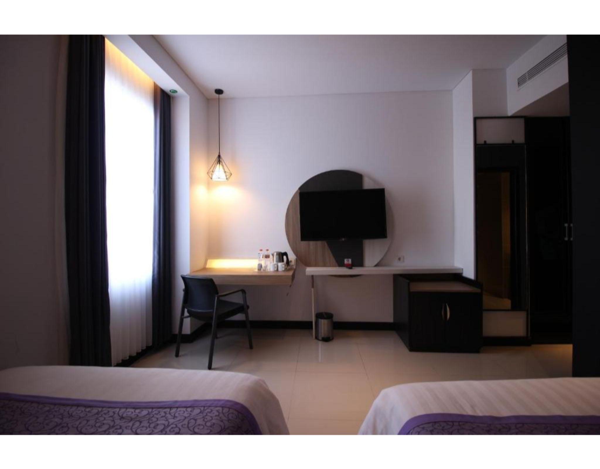 Forriz Hotel Джокьякарта Экстерьер фото