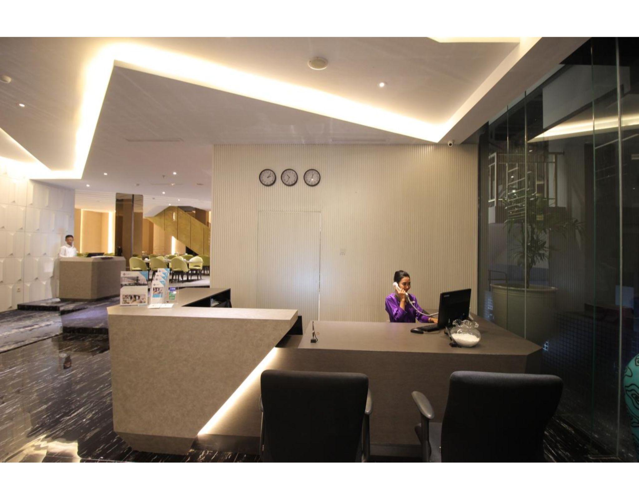 Forriz Hotel Джокьякарта Экстерьер фото