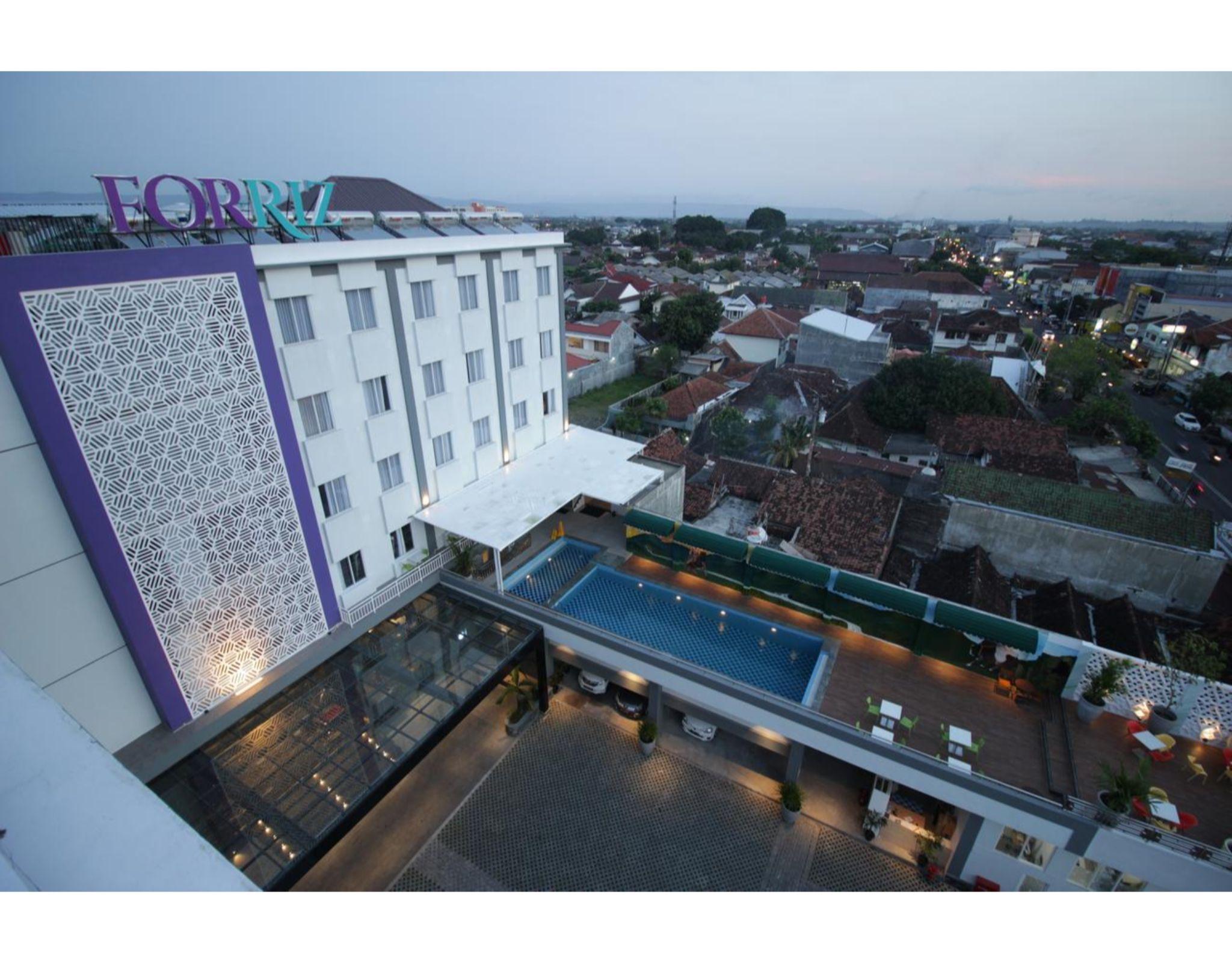 Forriz Hotel Джокьякарта Экстерьер фото