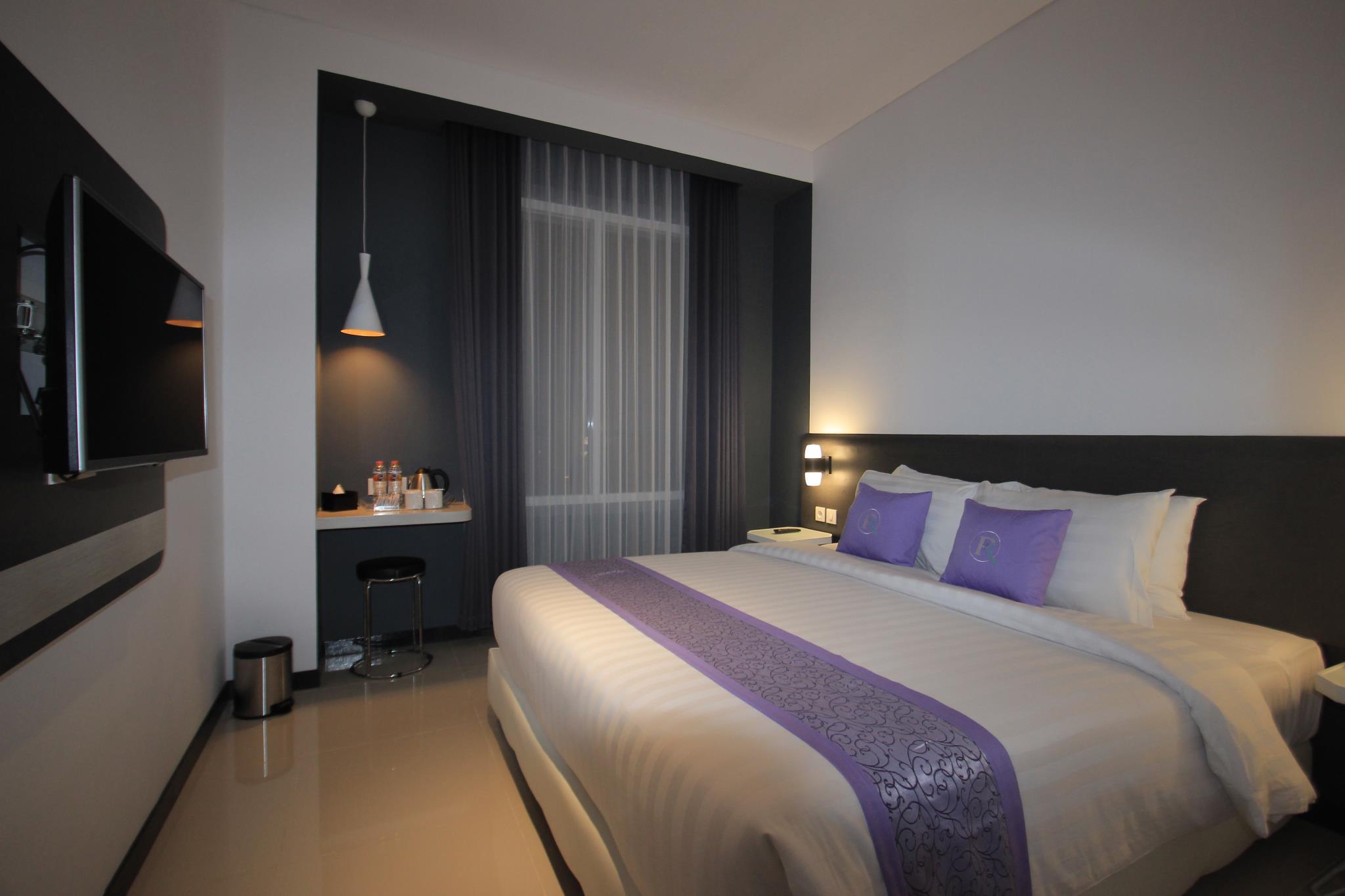Forriz Hotel Джокьякарта Экстерьер фото