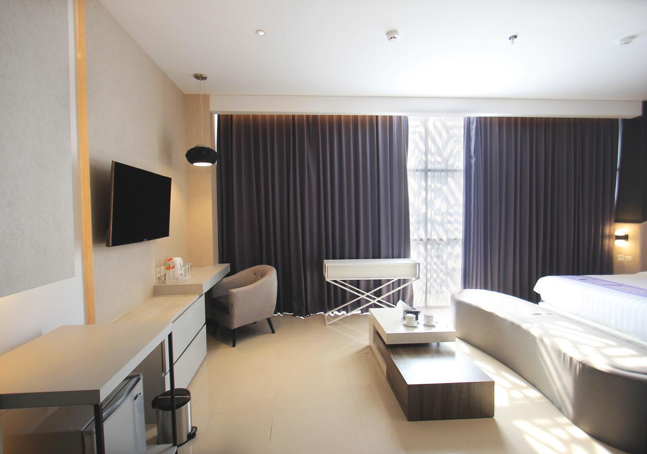 Forriz Hotel Джокьякарта Экстерьер фото