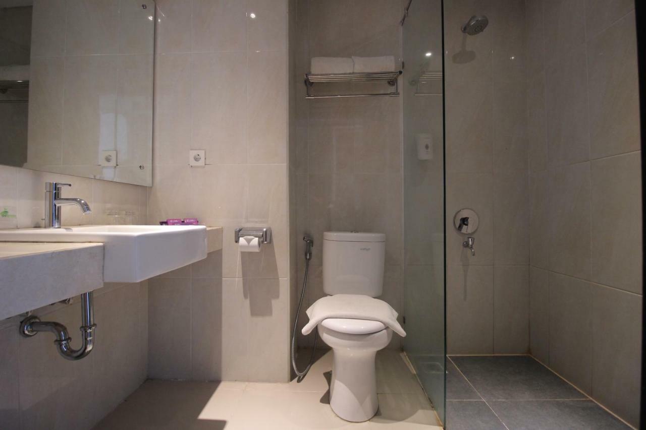 Forriz Hotel Джокьякарта Экстерьер фото