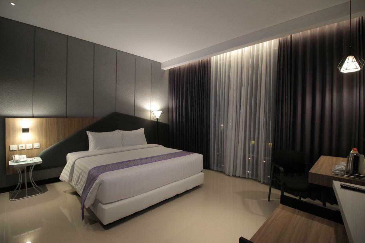 Forriz Hotel Джокьякарта Экстерьер фото
